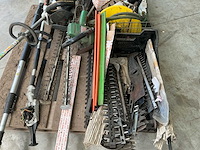 Lot: stihl /metabo heggenscharen + onderdelen overig bos- en tuingereedschap - afbeelding 3 van  8