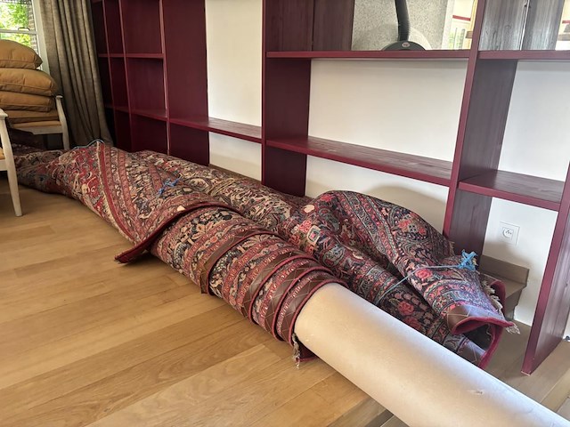 Lot stoelen, kussens & tapijten - afbeelding 6 van  7
