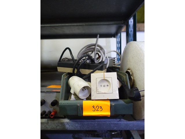 Lot stopcontacten - afbeelding 1 van  2