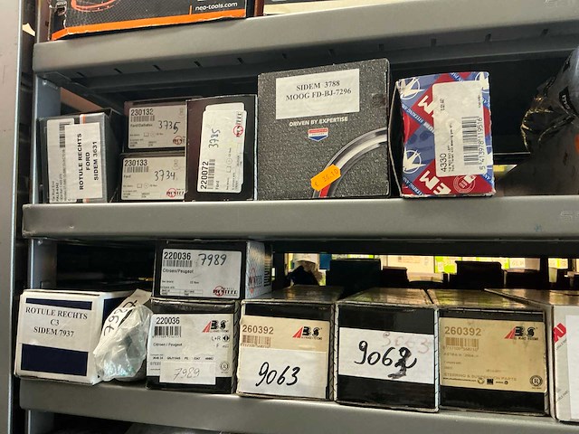 Lot stuur- en ophangingdelen - afbeelding 2 van  44