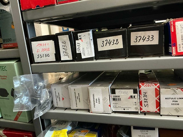 Lot stuur- en ophangingdelen - afbeelding 41 van  44