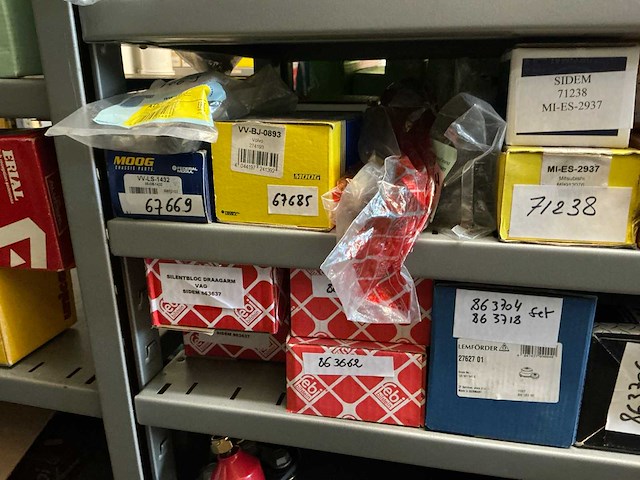 Lot stuur- en ophangingdelen - afbeelding 42 van  44