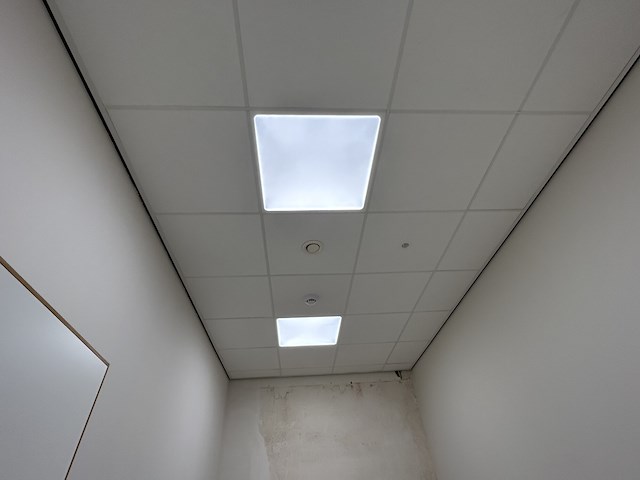 Lot systeemplafond (52m²) - afbeelding 1 van  5
