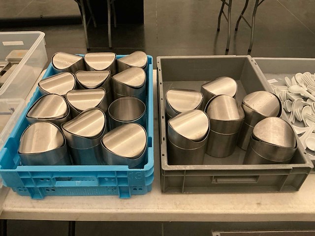 Lot tafel vuilnisbakken - afbeelding 1 van  3