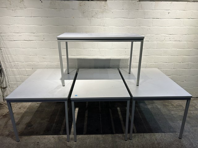 Lot tafels (3+1) - afbeelding 2 van  2