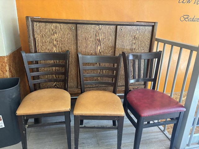 Lot tafels en stoelen - afbeelding 4 van  12