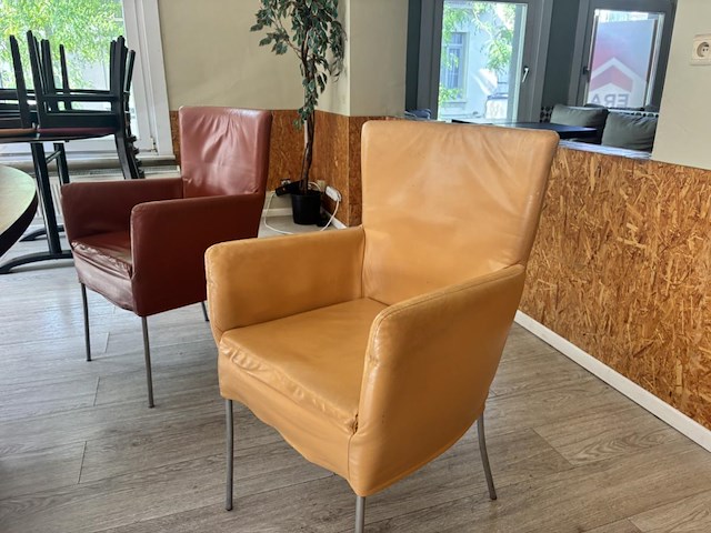 Lot tafels en stoelen - afbeelding 7 van  12