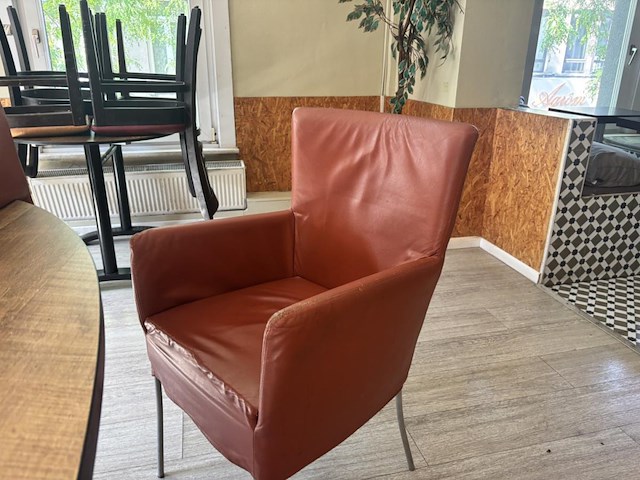 Lot tafels en stoelen - afbeelding 8 van  12