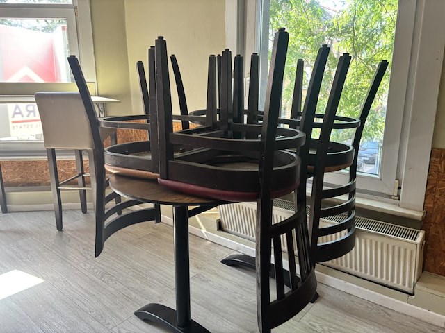 Lot tafels en stoelen - afbeelding 12 van  12