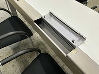 Lot tafels en stoelen - afbeelding 1 van  9