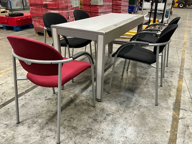 Lot tafels en stoelen - afbeelding 8 van  9