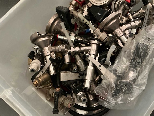 Lot tapkranen - afbeelding 3 van  3