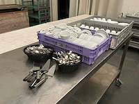 Lot tassen, bordjes, kannen, lepels, vorken, taartscheppen - afbeelding 1 van  7