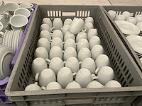 Lot tassen, bordjes, kannen, lepels, vorken, taartscheppen - afbeelding 4 van  7