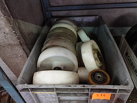 Lot teflon wielen - afbeelding 2 van  2
