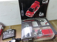 Lot telegeleide auto's en attributen - afbeelding 5 van  7