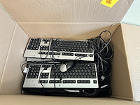 Lot toetsenborden / klavieren - afbeelding 1 van  3