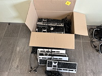 Lot toetsenborden / klavieren - afbeelding 2 van  3