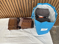 Lot traditionele kleden - afbeelding 1 van  1