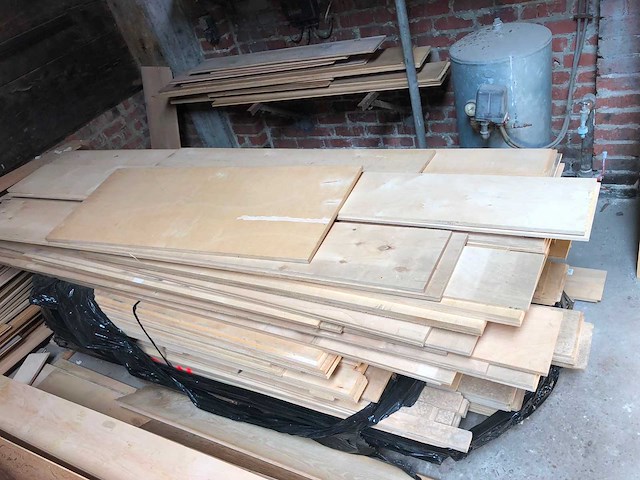 Lot triplex hout - afbeelding 2 van  2