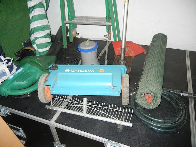 Lot tuingerief - afbeelding 1 van  2