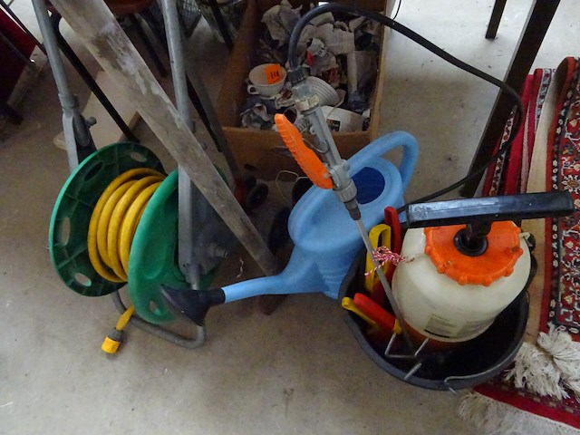 Lot tuinmateriaal - afbeelding 1 van  1