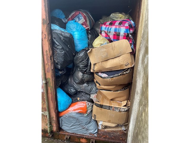 Lot tweedehandskledij / schoenen - afbeelding 2 van  3