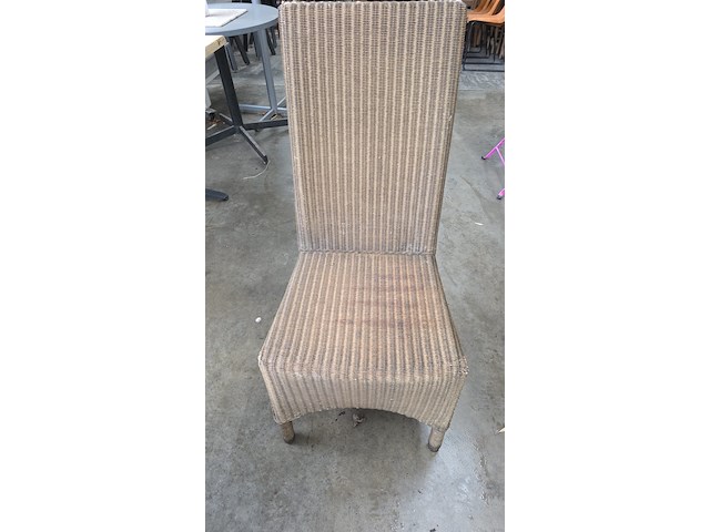 Lot v 30 rieten terrasstoelen - afbeelding 1 van  2