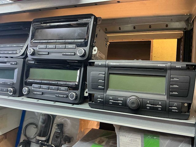 Lot vag autoradio’s (25x) - afbeelding 2 van  12