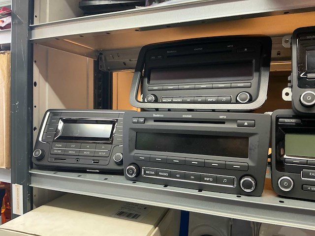 Lot vag autoradio’s (25x) - afbeelding 3 van  12