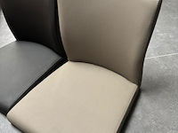 Lot van +/- 700 zittingen - afbeelding 1 van  5