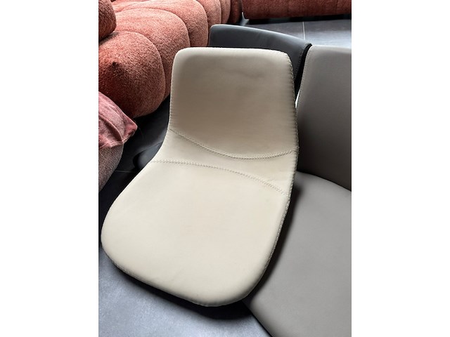 Lot van +/- 700 zittingen - afbeelding 3 van  5