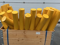 Lot van 10 gele stalen beschermpalen / rampalen (dia. 114 mm - in te betonneren) - afbeelding 2 van  7