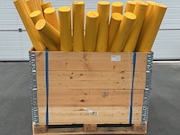 Lot van 10 gele stalen beschermpalen / rampalen (dia. 114 mm - in te betonneren) - afbeelding 1 van  7