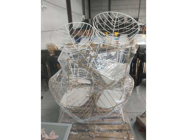 Lot van 10 lounge kuipzetels (5xgoud, 1xzwart, 4xwit) (10x) - afbeelding 2 van  2