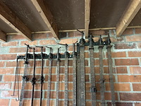 Lot van 10 metalen lijmklemmen. - afbeelding 2 van  2