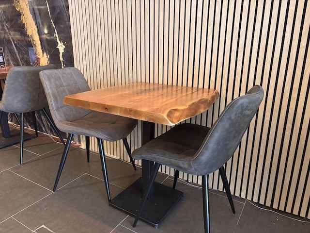 Lot van 12 bistrotafels en 18 designstoelen - afbeelding 6 van  13