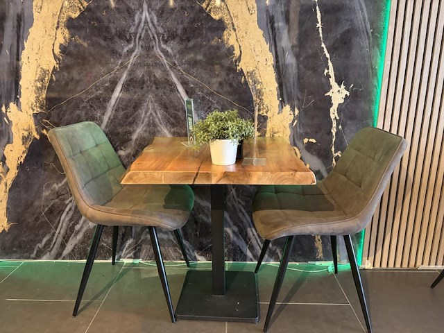 Lot van 12 bistrotafels en 18 designstoelen - afbeelding 7 van  13