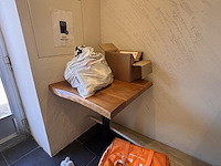 Lot van 12 bistrotafels en 18 designstoelen - afbeelding 12 van  13