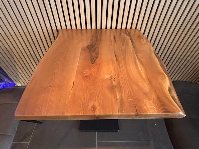 Lot van 12 bistrotafels en 18 designstoelen - afbeelding 13 van  13