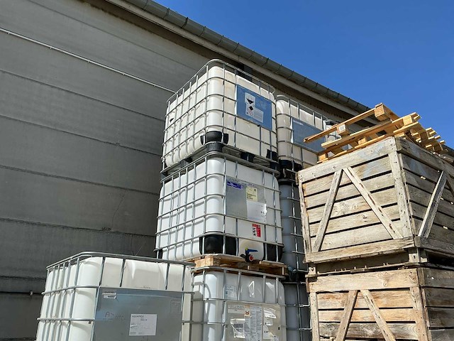 Lot van 14 water/vloeistof opslagcontainers - afbeelding 2 van  5