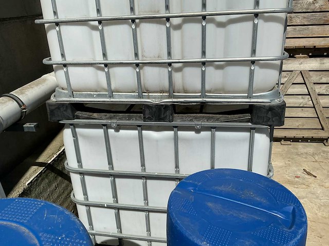 Lot van 14 water/vloeistof opslagcontainers - afbeelding 5 van  5
