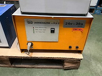 Lot van 15 heftruck opladers heftruck toebehoren - afbeelding 1 van  17