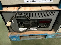 Lot van 15 heftruck opladers heftruck toebehoren - afbeelding 11 van  17