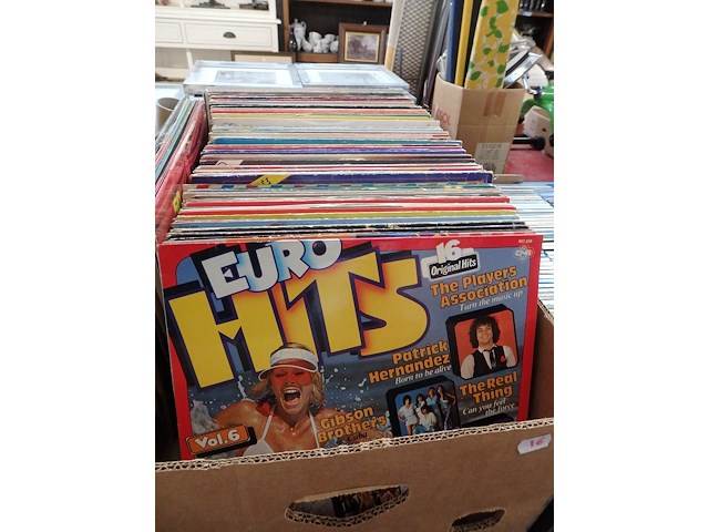 Lot van 150 lp's verschillende genres - afbeelding 1 van  3