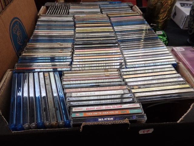 Lot van 157 cd's verschillende genres - afbeelding 1 van  1