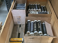 Lot van 157 tubes smeervet - afbeelding 1 van  5
