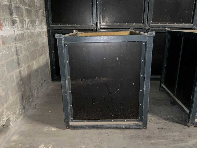 Lot van 16 gesloten houten en verdeel bakken - opslagcontainer - afbeelding 15 van  18
