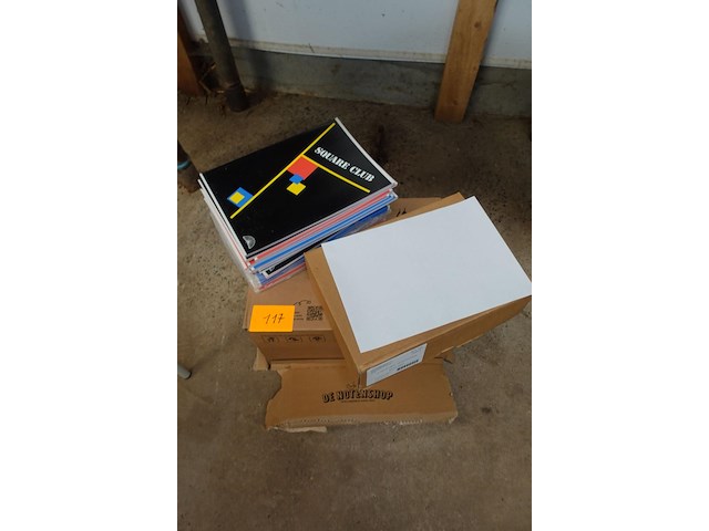 Lot van 16 schriften (geruit) a4 + doos grote zelfklevende etiketten - afbeelding 3 van  3