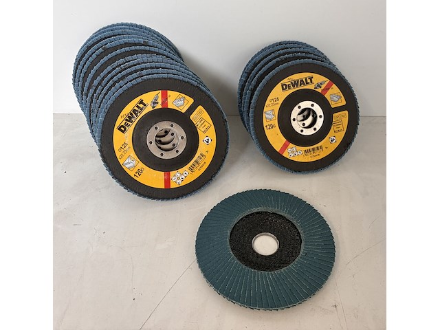 Lot van 17 x dewalt dt3268-qz lamellen schuurschijf gebogen, ø125x22,23mm, k120 - afbeelding 2 van  2